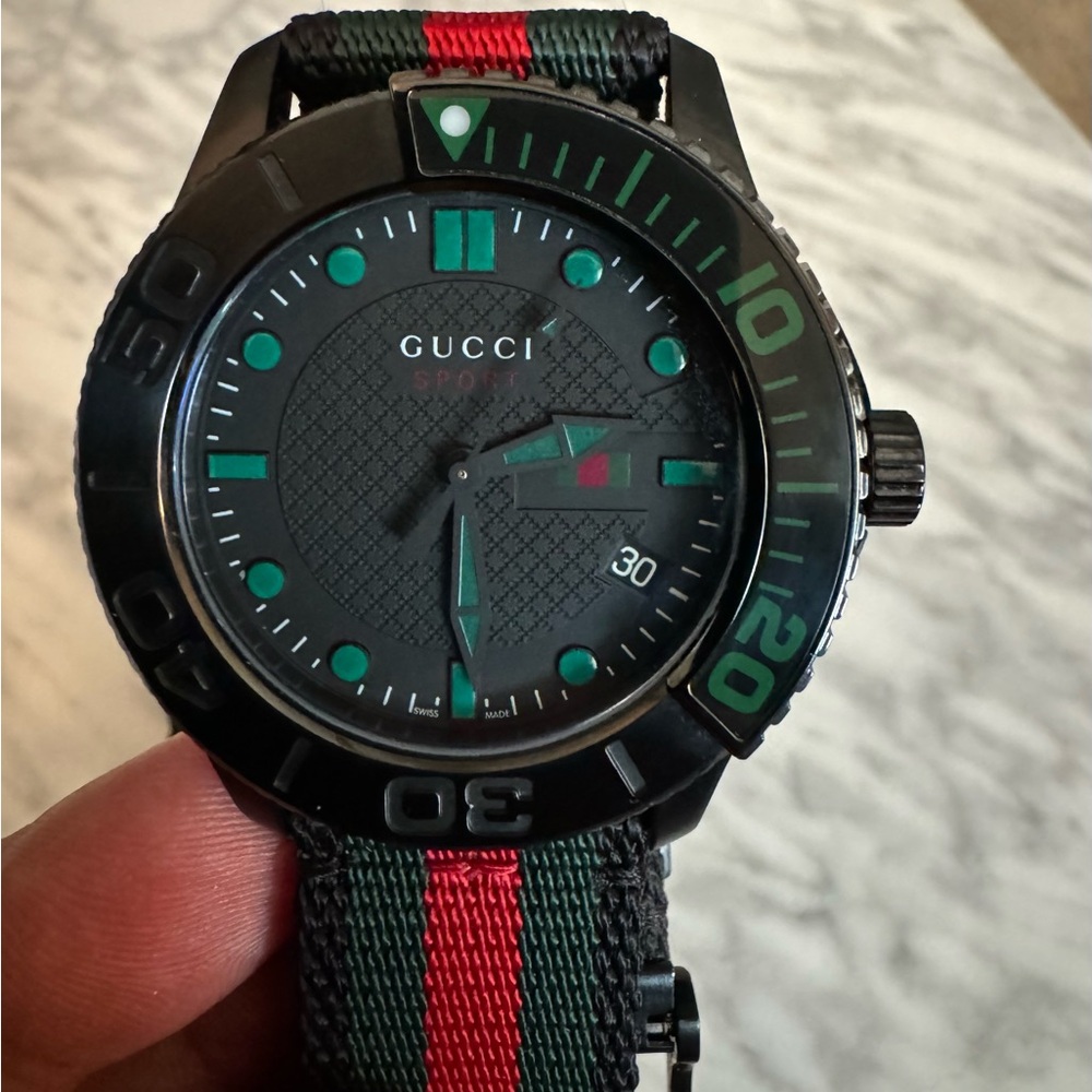 Gucci Sport 126.2 watch analog quartz